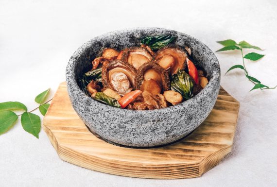 Stir-Fried Abalone and Pork Tendon with Sesame Oil, Rice Wine and Soy Sauce (Taiwan Pork)