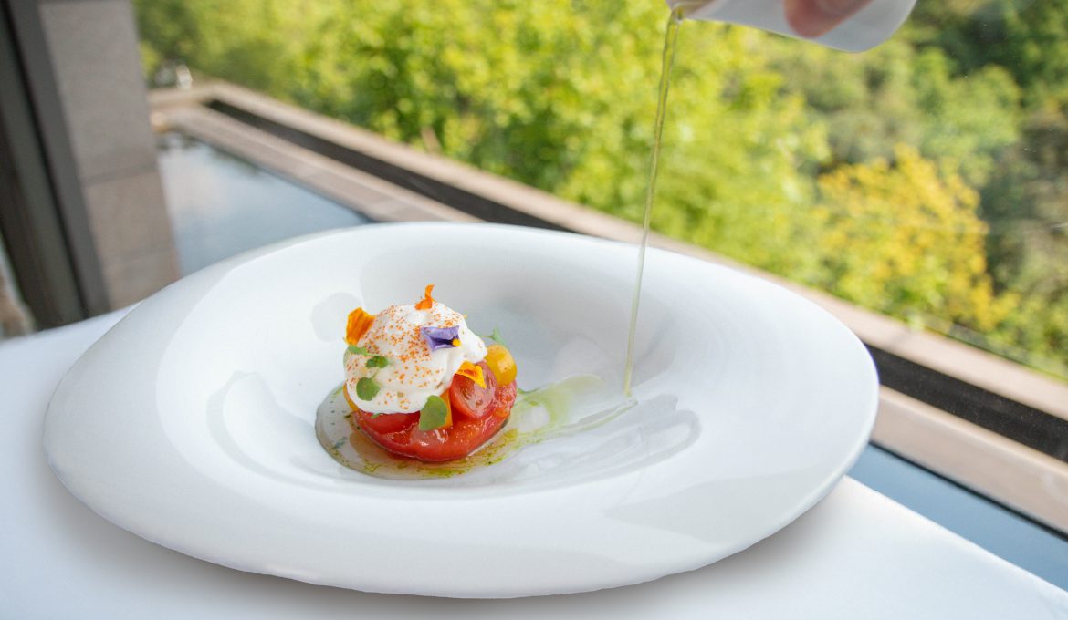 蕃茄-布拉塔乳酪-甜蘿勒 Tomato-Burrata-Basil